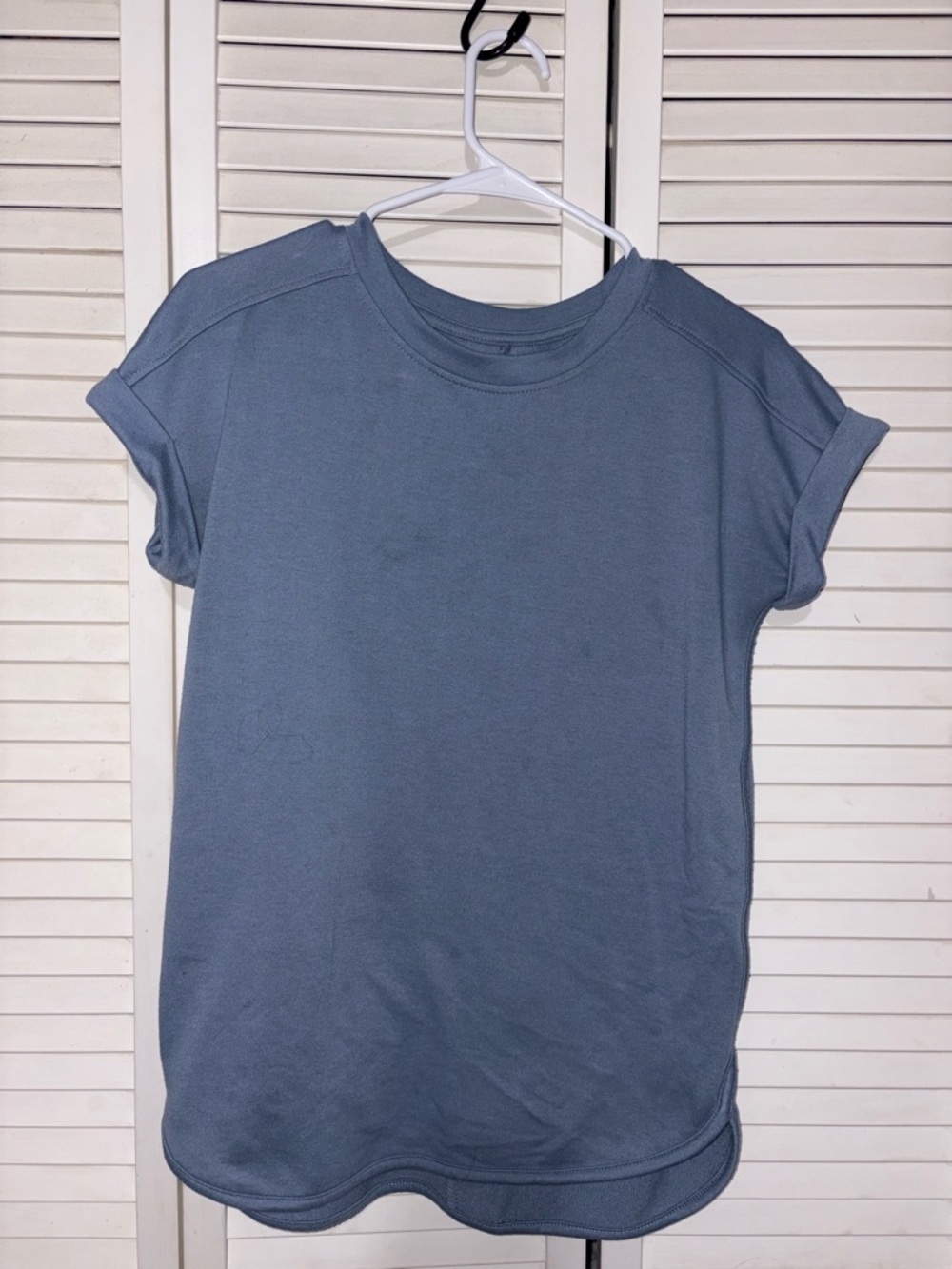 Cupio Short Sleeve Crew Tee in Dusty Blue